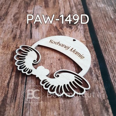 Skrzydła anioła na obręczy, wycinane laserowo ze sklejki, z grawerem "Kochanej Mamie", do dekoracji i rękodzieła.