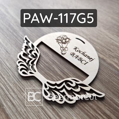 Skrzydła anioła na obręczy ze sklejki wycinane laserowo, do makramy, z grawerem dla Babci.