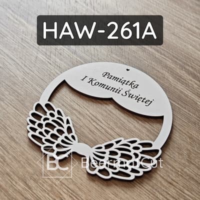 Białe skrzydła na obręczy laserowo wycinane z HDF, pamiątka I Komunii Świętej.