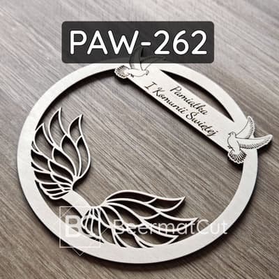 Skrzydła na obręczy wycinane laserowo ze sklejki, pamiątka I Komunii Świętej.
