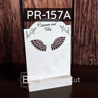 Baza na podstawce ze sklejki wycinanej laserowo, z grawerem anielskich skrzydeł, do makramy i dekoracji.