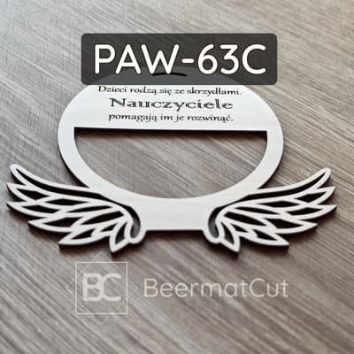 Skrzydła anioła na obręczy wycinane laserowo ze sklejki, z grawerem dla nauczyciela.