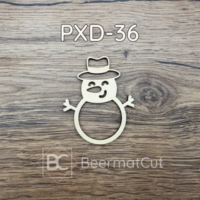 Obręcz pod makramę drewniana laserowana z motywem bałwana.