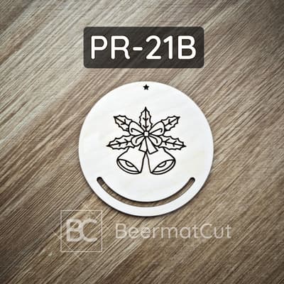 Baza pod makramę ze sklejki wycinana laserowo z motywem dzwoneczków i ostrokrzewu.